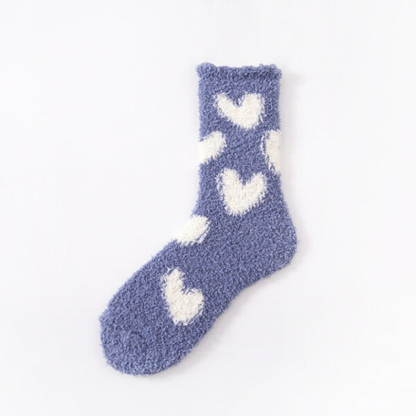 Heart matching fuzzy socks for couples - Image 12